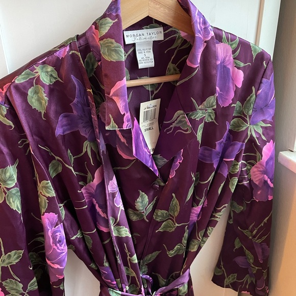 NWT Vintage Morgan Taylor Robe and Nightgown Matching Set! - Picture 4 of 12